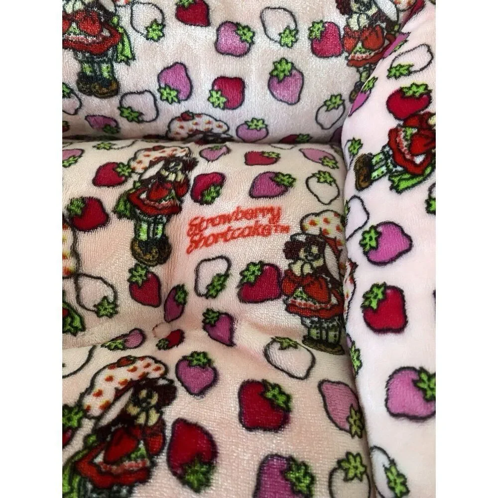 Strawberry Shortcake Dog Cat Pet Cuddler Bed 20 X 16 X 6”‎ Pink Soft Velvet NEW